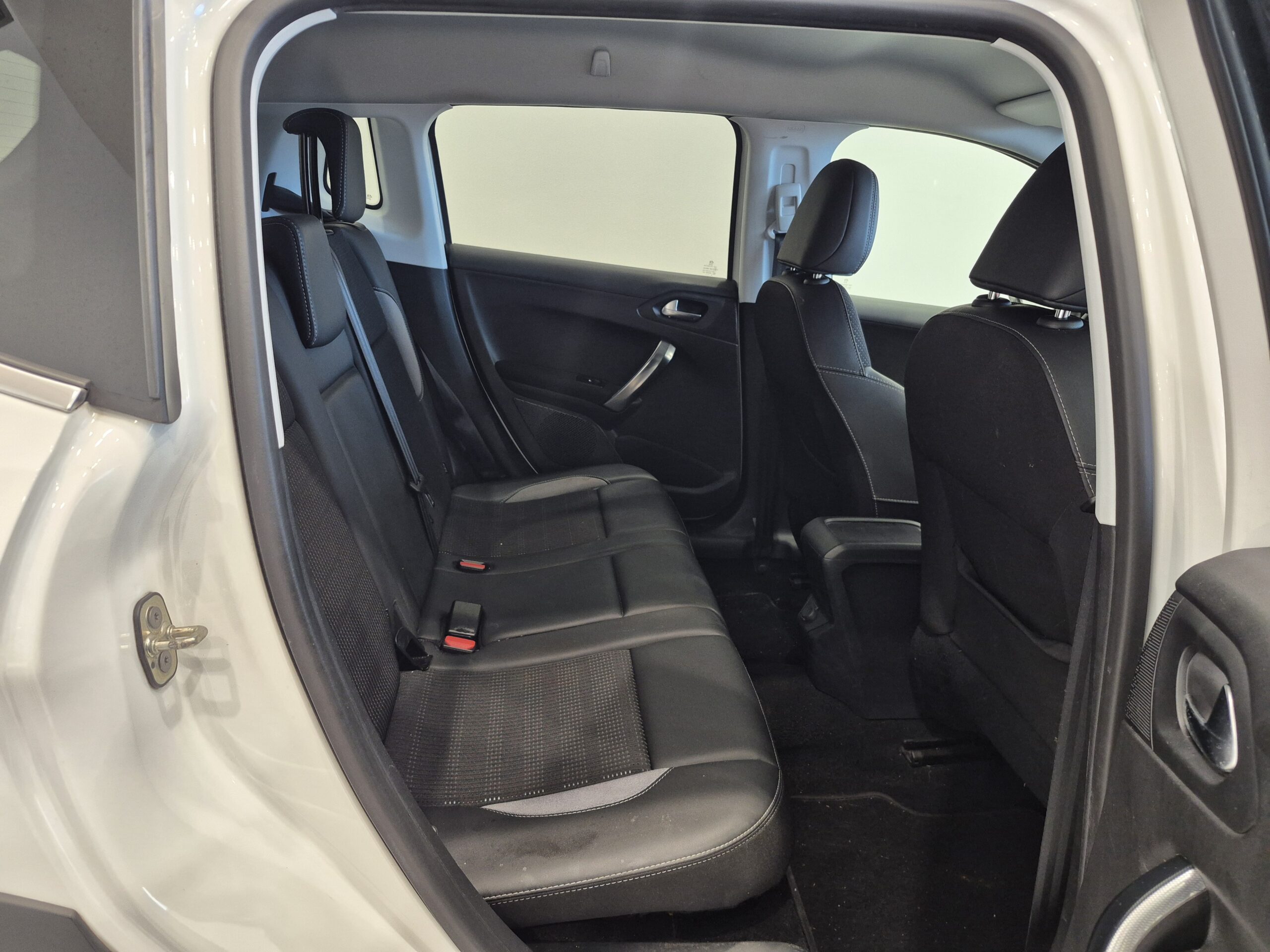 Peugeot 2008 - Imagen 8