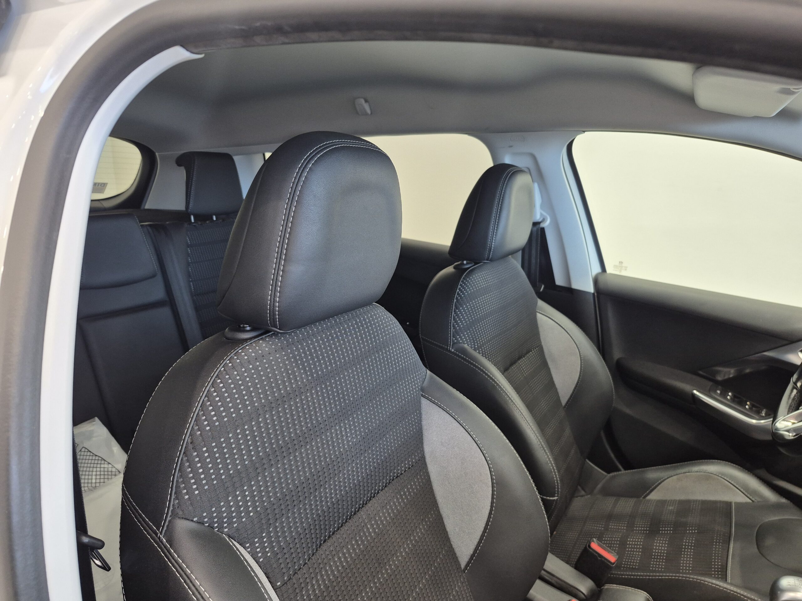 Peugeot 2008 - Imagen 23