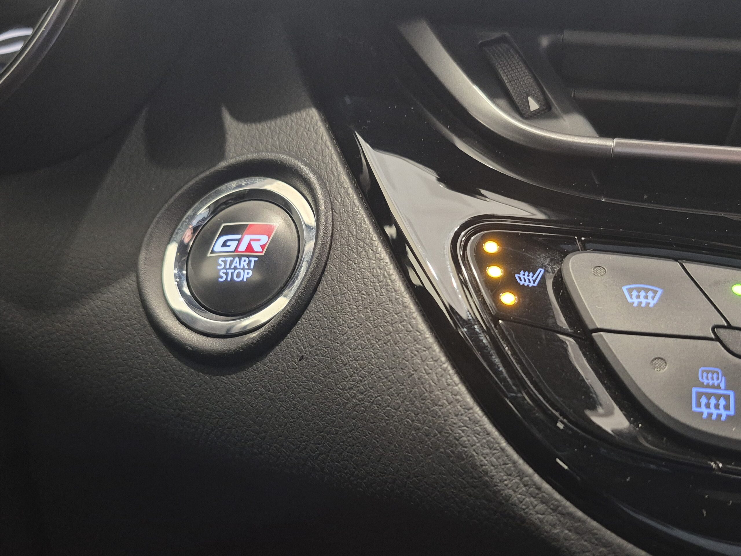 Toyota C-HR - Imagen 24